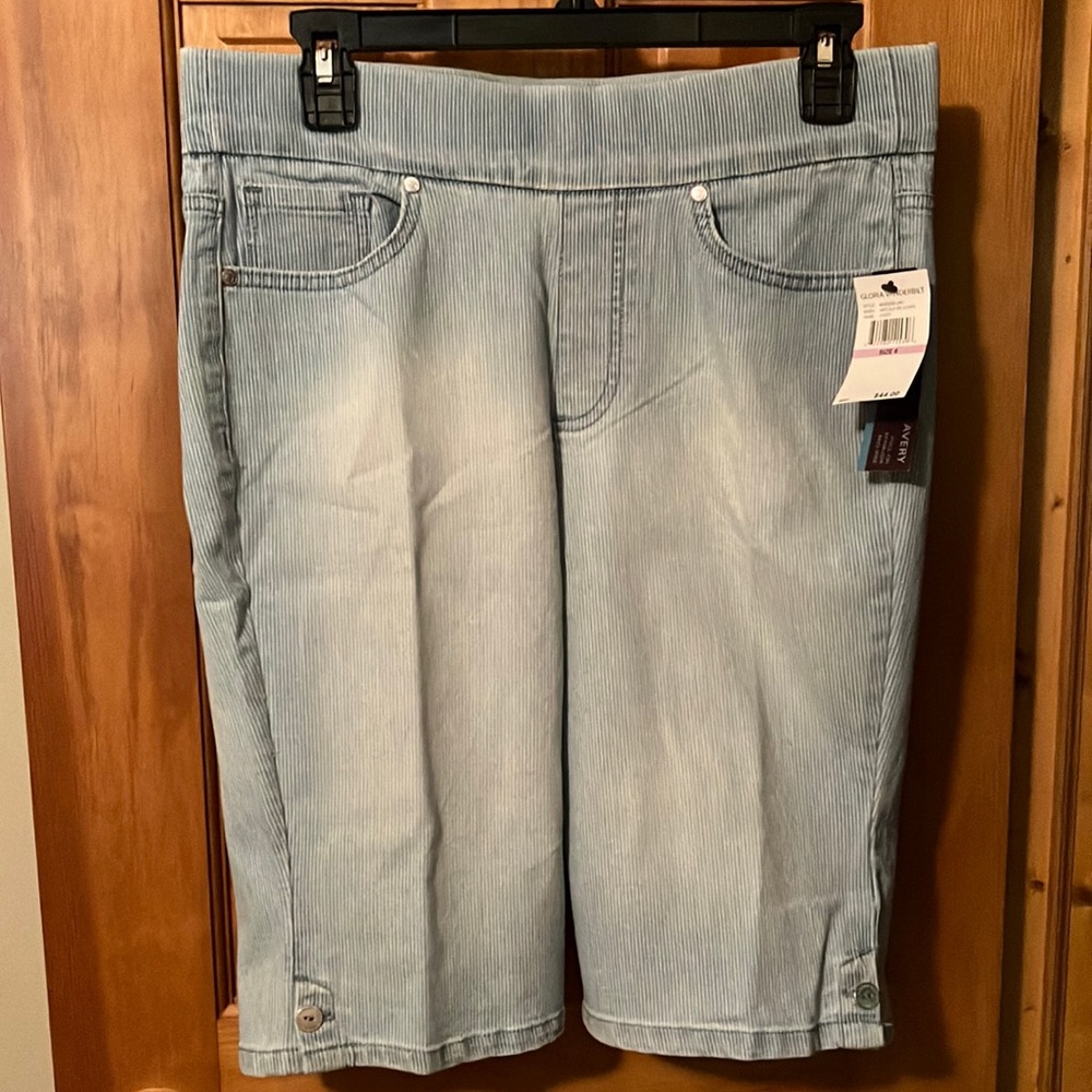 Gloria Vanderbilt Mid-Rise Pull On Bermuda